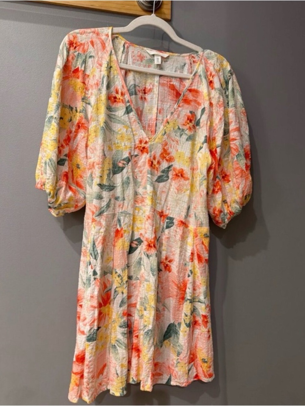 H&M Coral & Yellow Floral V-Neck Puff Sleeve Dress